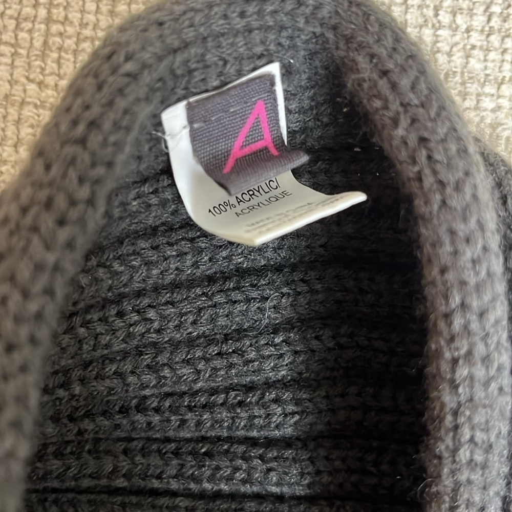 ⭐️ NWOT- Ardene olive green jewelled knit headband - Picture 3 of 6